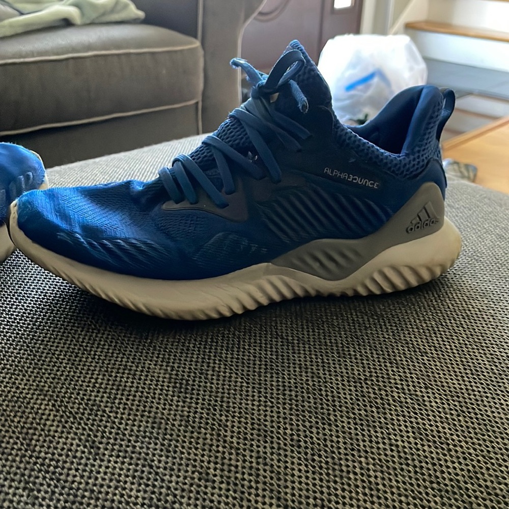 Adidas alpha-bounce shoes size: 9 blue